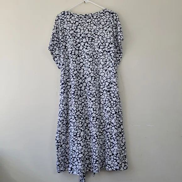 Lane Bryant Cap Sleeve V Neck Dolman Belted Dress in Ali Floral 22 24 - Picture 3 of 6